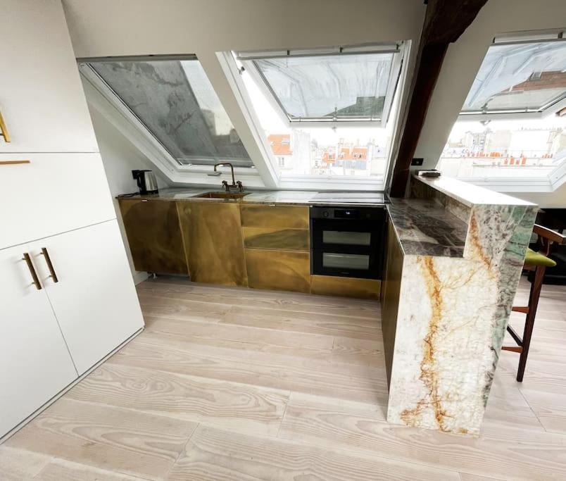 Penthouse With Terrasse And View On Eiffel Tower * Paris